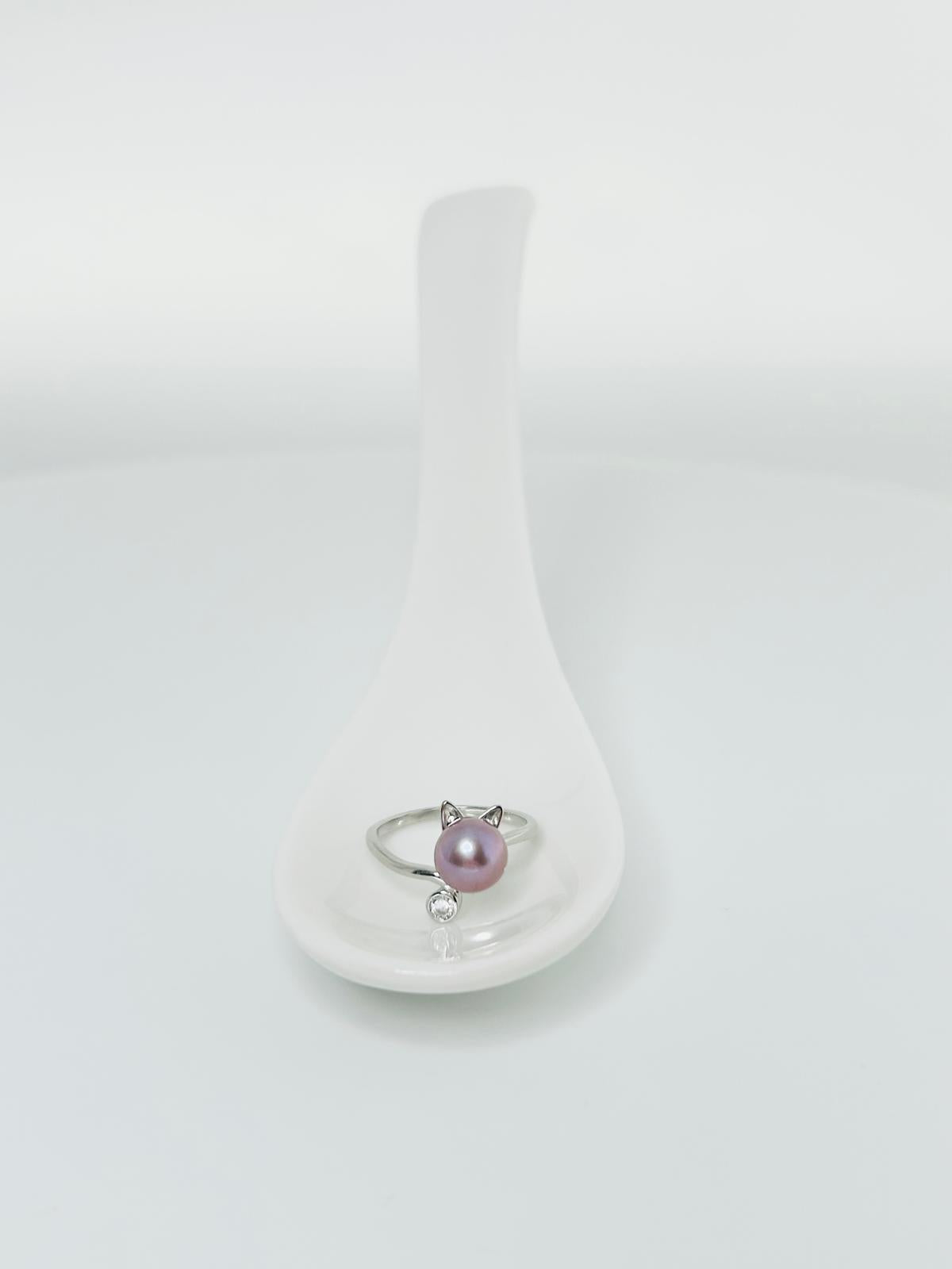 Adorable Freshwater Pearls (7-8mm) Cat Ring