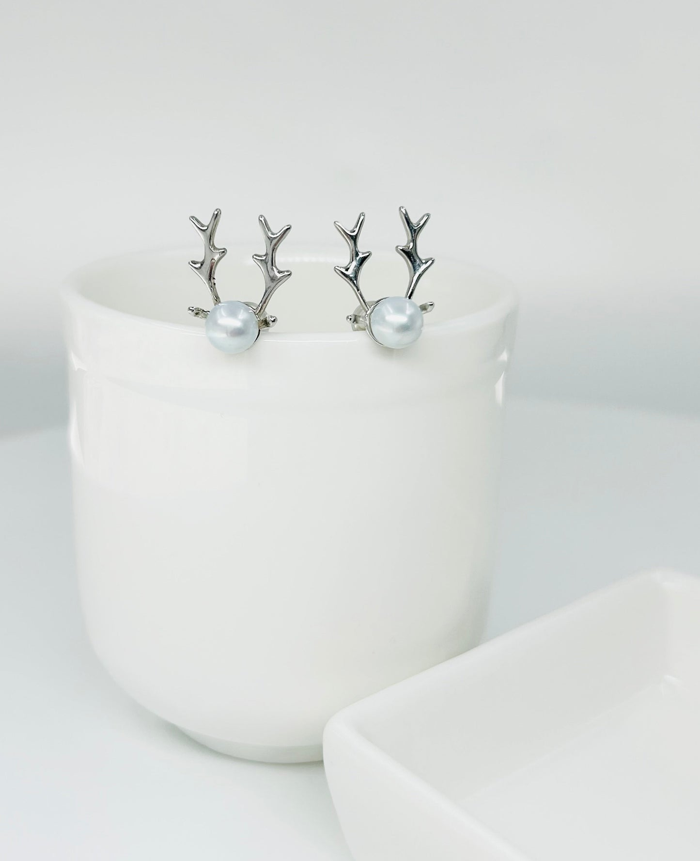 Antler Design Freshwater Pearl (6.3 - 6.5mm) Earrings