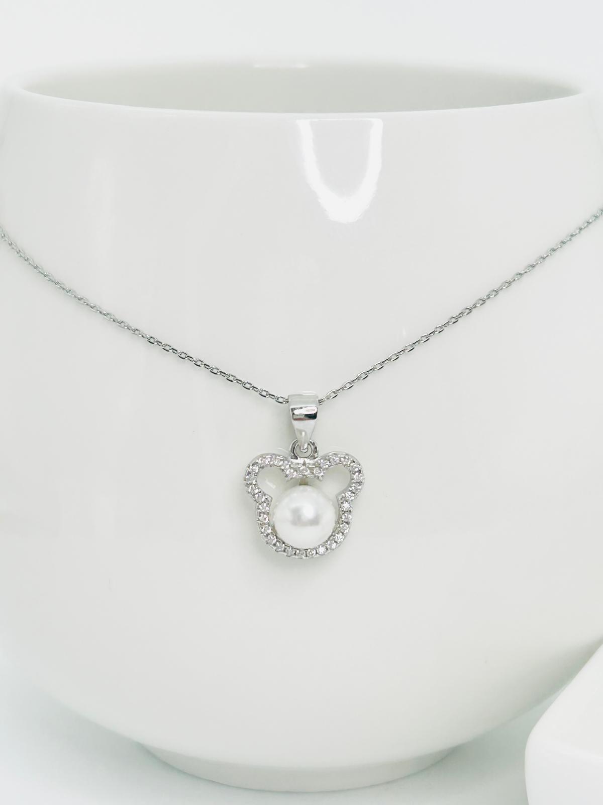 Aurora Bear Pearl (6.5-7mm) Pendant and Earring Pearl (4-4.5mm) Stud Set