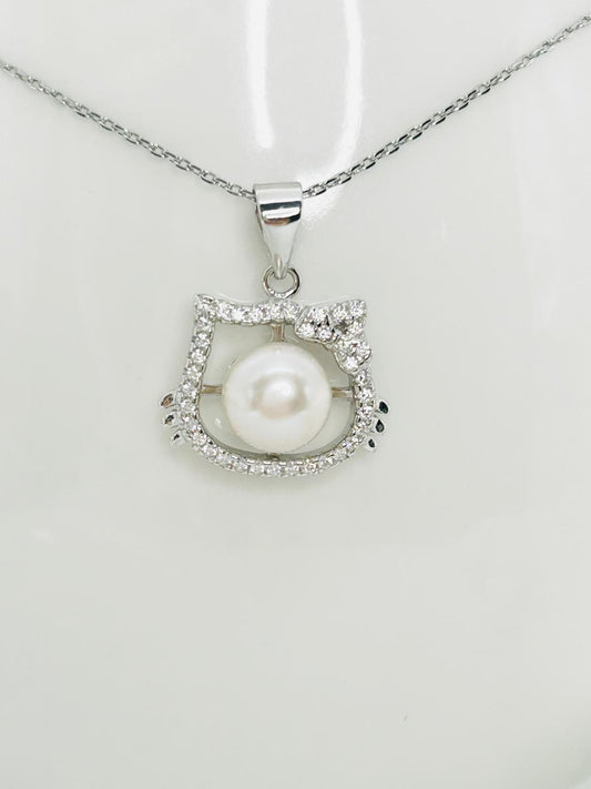 Aurora Kitty Pearl Pendant (6.5-7mm) and Earring (6.5-7mm) Set