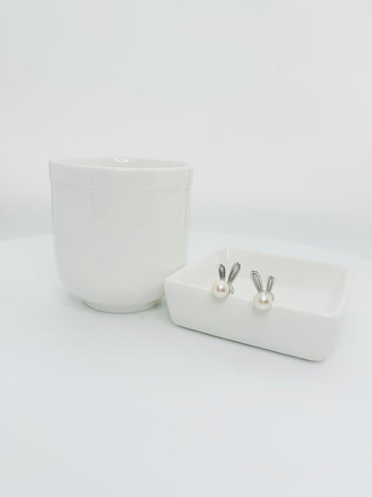Adorable Freshwater Pearls (7mm) Rabbit-ear Earring Studs
