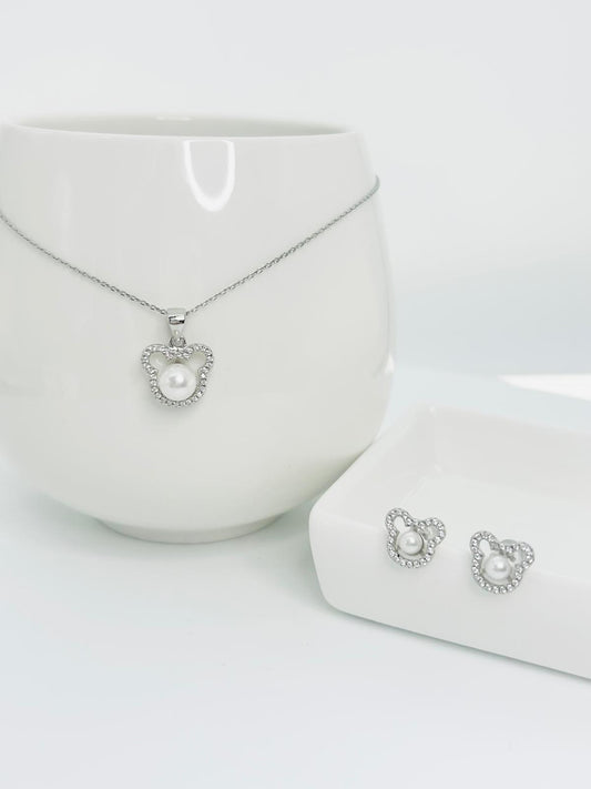 Aurora Bear Pearl (6.5-7mm) Pendant and Earring Pearl (4-4.5mm) Stud Set