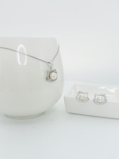 Aurora Kitty Pearl Pendant (6.5-7mm) and Earring (6.5-7mm) Set