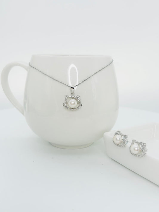 Aurora Kitty Pearl Pendant (6.5-7mm) and Earring (6.5-7mm) Set