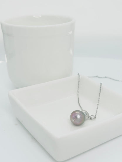 Auspicious Gourd (Hu lu) Freshwater Pearl (11-11.5mm) Pendant