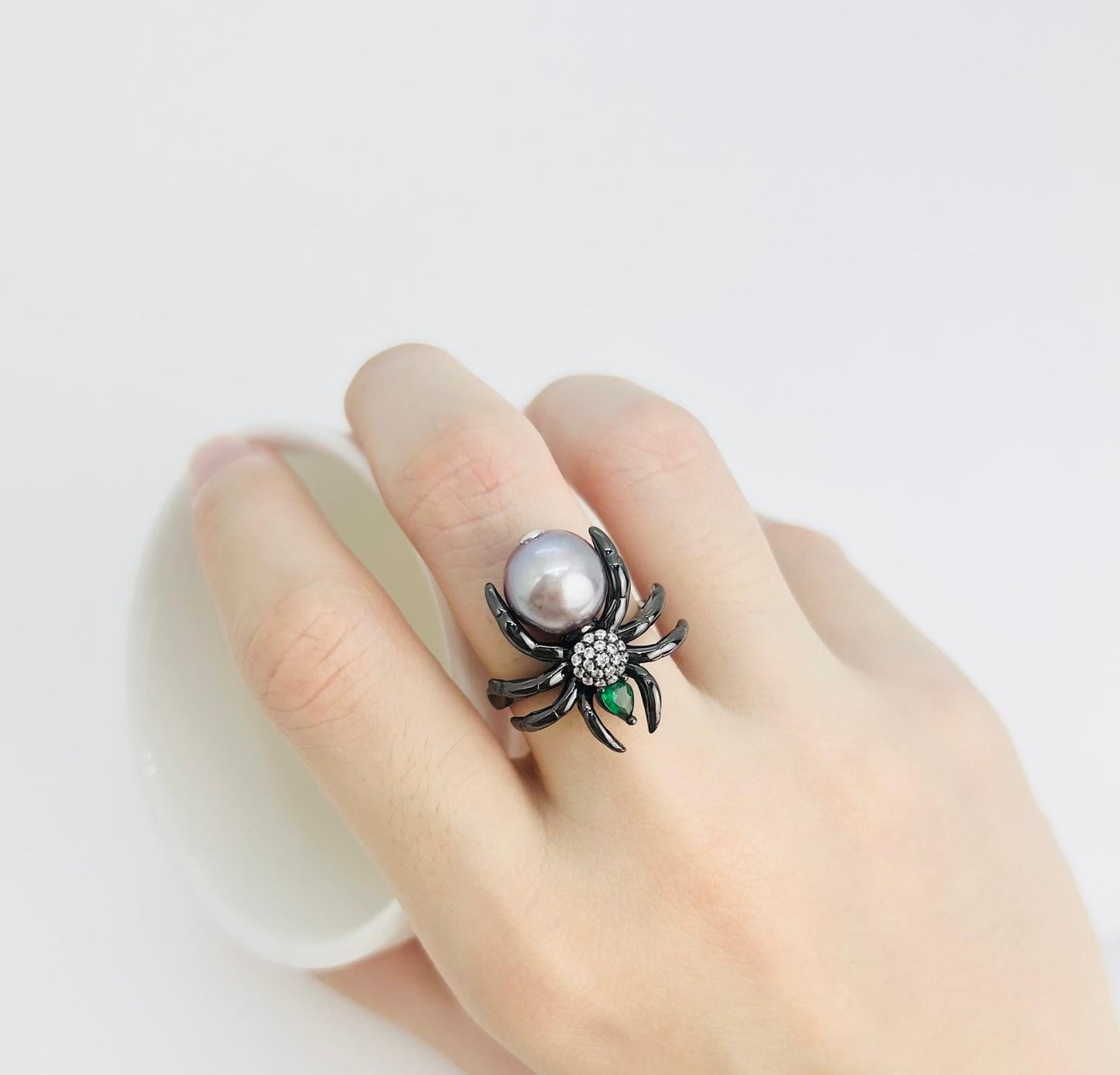 Black Widow Spider Freshwater Pearl (10mm) Ring